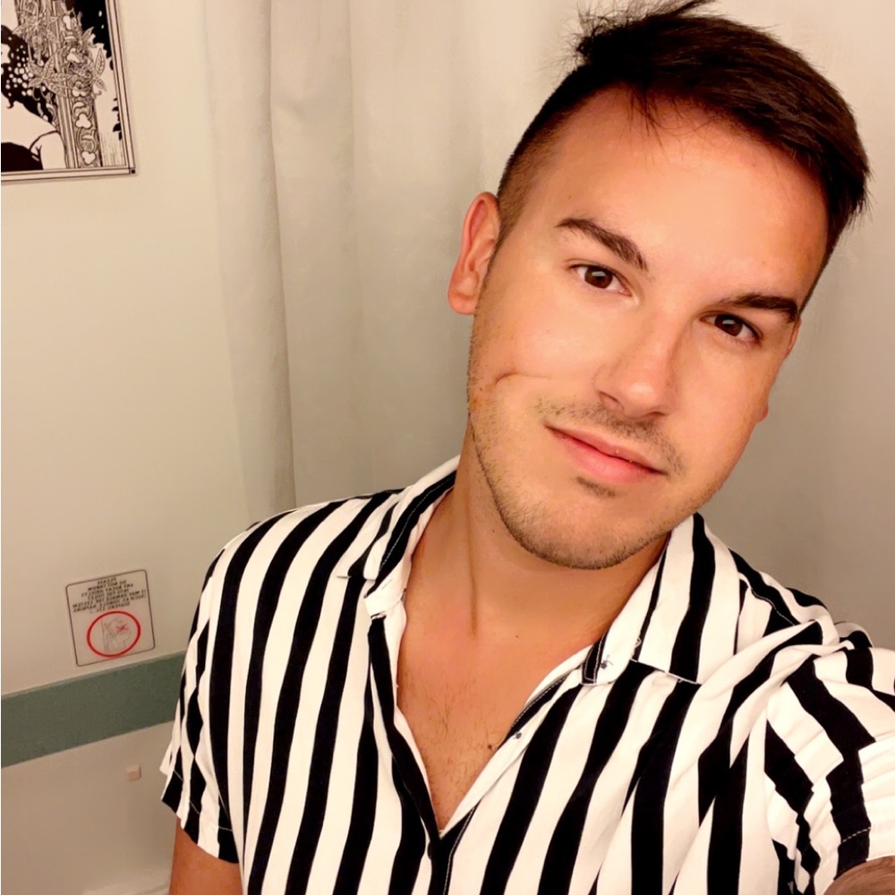 Meet your Posher, Alex